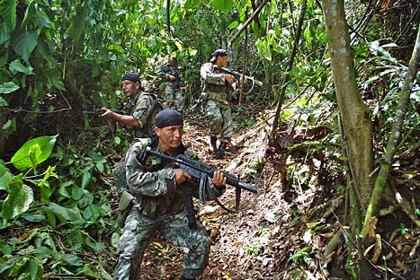 VRAE: Dos policías heridos debido a minas antipersonales