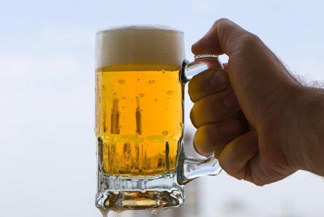 ¿La cerveza puede considerarse parte de una alimentación saludable?