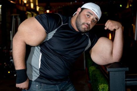 FOTOS: Conoce a Moustafa Adel Ismail, el hombre con los biceps más grandes del mundo