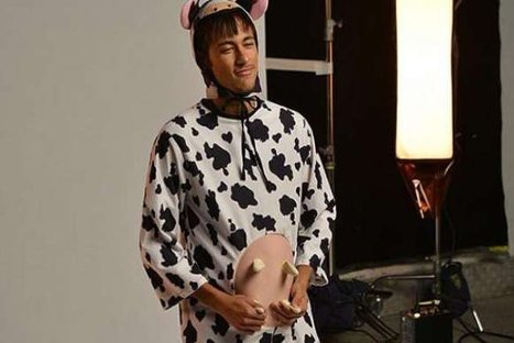 FOTOS: Neymar se disfraza de tortuga ninja, vaca y hasta de mariposa para campaña