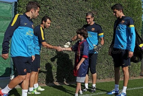 VIDEO: Niño sin pies cumplió su sueño de jugar con Lionel Messi