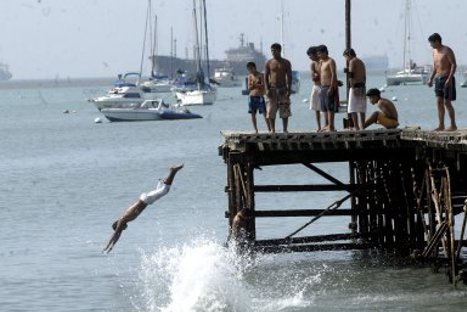 Callao: Conoce que playas son aptas para bañistas