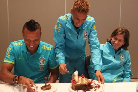 Neymar celebró sus 21 años junto a la selección brasileña – FOTOS