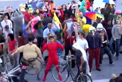 Conoce el nuevo viral de las redes sociales 'Harlem Shake' - Video