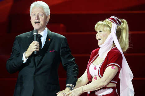 Barbara Eden volvió a lucir el traje de 'Mi Bella genio' – FOTOS