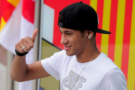 Neymar en el Barcelona: Hinchas lo reciben como ídolo – FOTOS