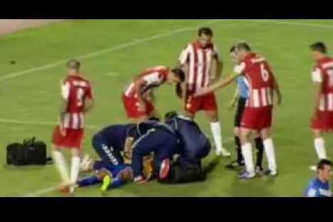 Terrible 'choque de cabezas' en el fútbol español – VIDEO