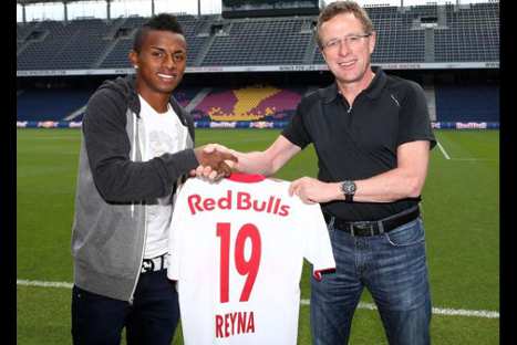 Mira cómo fue el reconocimiento de la cancha del Red Bull por Yordy Reyna – VIDEO