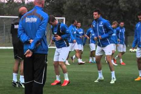 Rayo cae en pleno entrenamiento de fútbol  - VIDEO