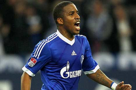 Mira el gol que Farfán anotó y llevó al Schalke a la victoria - VIDEO