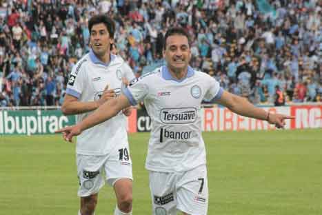 Gol de chalaca causa revuelo en fútbol Argentino - VIDEO