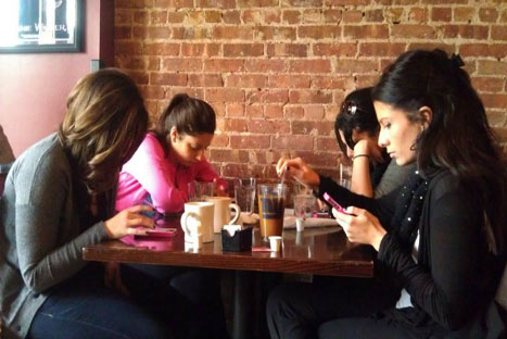 Phubbing, el fenómeno de usar los 