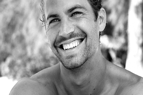 Subastan artículo que usó Paul Walker cuando falleció