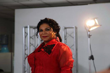 Eva Ayllón cantó 