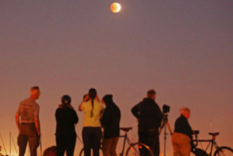 Mira las mejores fotos del eclipse lunar -FOTOS