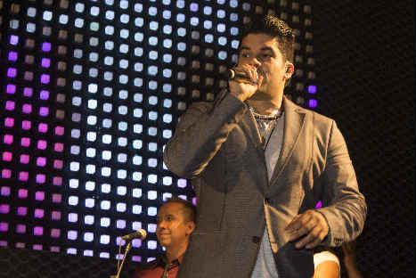 Radio Panamericana festejó los 25 años de carrera de Jerry Rivera -FOTOS