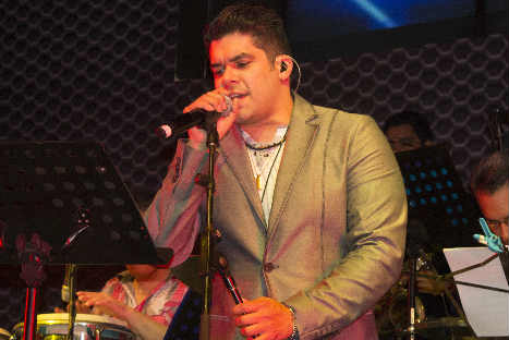 Radio Panamericana festejó los 25 años de carrera de Jerry Rivera -FOTOS