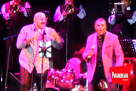 ¡Mira a El Canario y el Faraón de la Salsa cantando ¡Mira a El Canario y el Faraón de la Salsa cantando