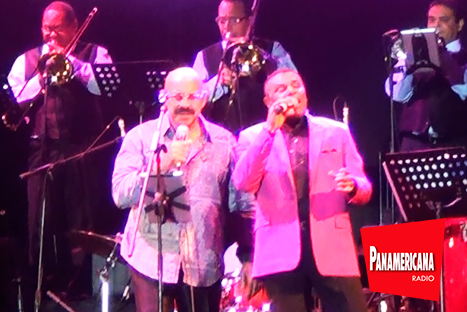 ¡Mira a El Canario y el Faraón de la Salsa cantando ¡Mira a El Canario y el Faraón de la Salsa cantando