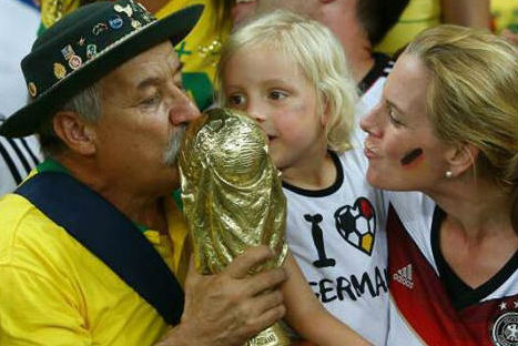 El conmovedor final que le dio este 'viejito' a la derrota de Brasil