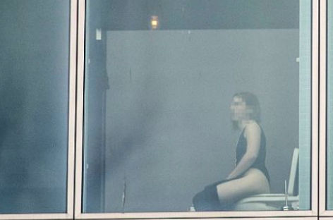 Conoce el baño menos privado del mundo (FOTOS)