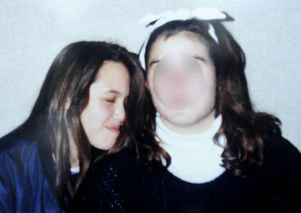 ¿Quién crees que es esta tierna bebé? ¡Descúbrelo en 10 fotos inéditas!