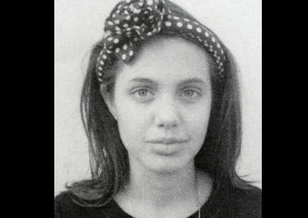 ¿Quién crees que es esta tierna bebé? ¡Descúbrelo en 10 fotos inéditas!