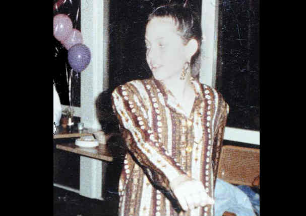 ¿Quién crees que es esta tierna bebé? ¡Descúbrelo en 10 fotos inéditas!