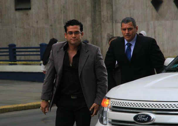 Vania Bludau y Christian Domínguez juntos nuevamente en el Poder Judicial (FOTOS)