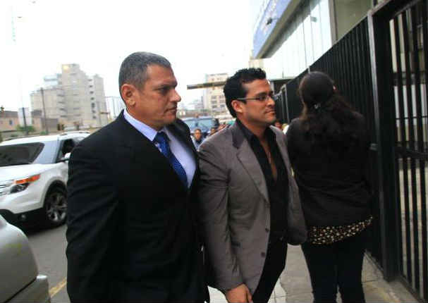 Vania Bludau y Christian Domínguez juntos nuevamente en el Poder Judicial (FOTOS)