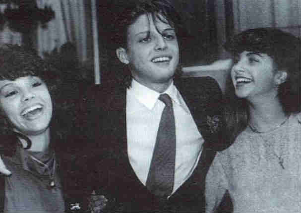 ¿Recuerdas la entrañable película 'Fiebre de Amor'? Revive la historia en 10 inéditas fotos
