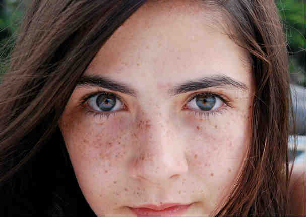 ¿Recuerdas a la malévola niña de la cinta 'La Huérfana'? Mira cómo luce hoy (FOTOS)