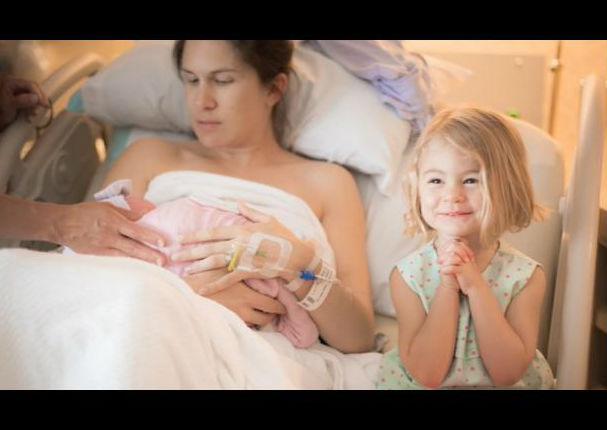 18 fotos de la reacción de niños que conocen a sus hermanos por primera vez (FOTOS) 18 fotos de la reacción de niños que conocen a sus hermanos por primera vez (FOTOS)