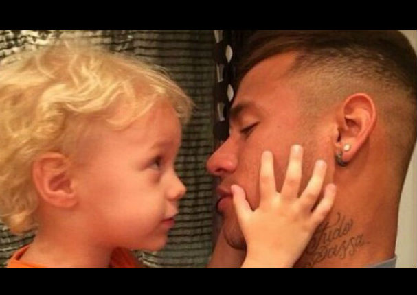 Neymar comparte tierna foto junto a su hijo (FOTOS)