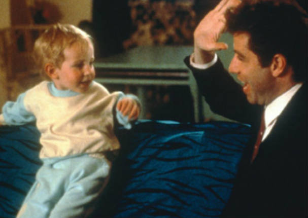 Mira cómo luce hoy el protagonista de la exitosa película 'Mira quién habla' (FOTOS)