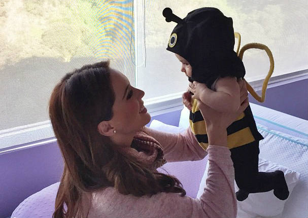 Jacky Bracamontes endulza las redes sociales con tierna foto al lado de su hija (FOTOS)