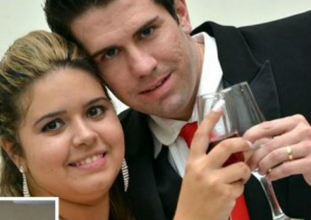 Novia invita a su pareja a una boda, ¡y termina siendo la suya!