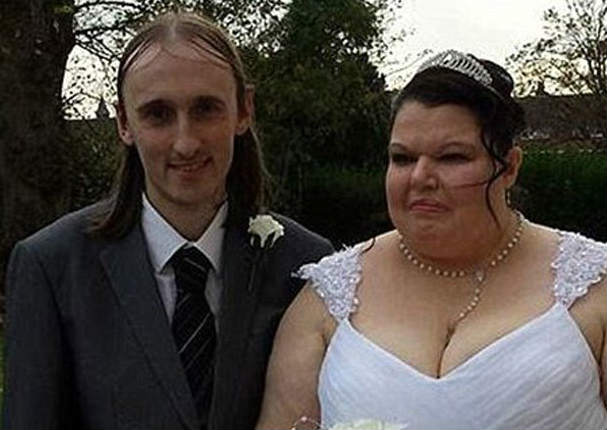 Se casó la mujer 'más celosa del mundo' (VIDEO/FOTOS)