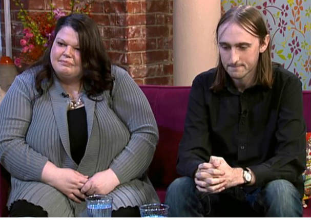 Se casó la mujer 'más celosa del mundo' (VIDEO/FOTOS)