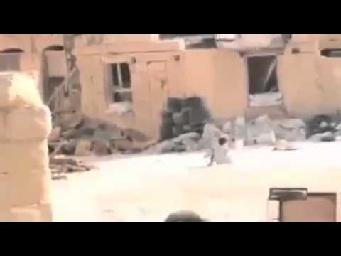 Niño sirio se hizo el muerto para salvar a su hermanita (VIDEO)