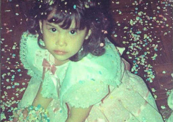 ¿Reconoces quién es esta dulce niña? En la actualidad es una reconocida actriz (FOTOS)