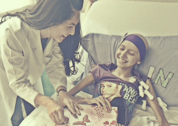 Conoce la labor social de la actriz Bárbara Mori (FOTO)