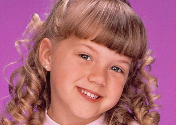 Mira cómo luce en la actualidad Stephanie Tanner de 'Tres por Tres' (FOTOS)
