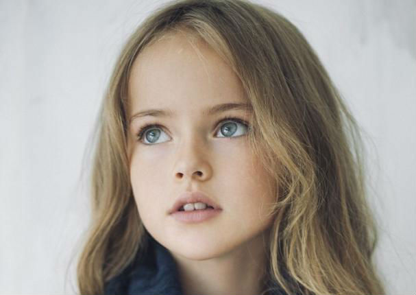 Conoce a la considerada 'Barbie Humana' más joven del mundo (FOTOS)