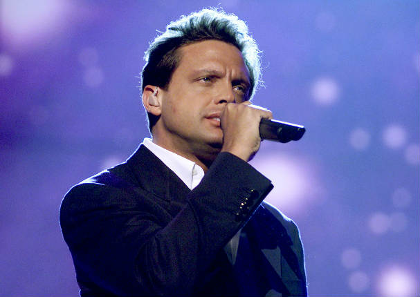 Luis Miguel es acusado de engordar a sus novias