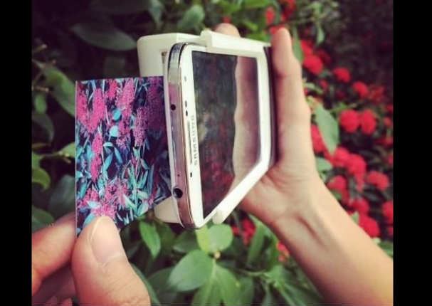 Crean una carcasa para smartphone capaz de imprimir fotos de manera instantánea (VIDEO)