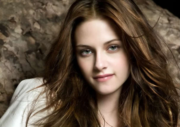 Protagonista de Crepúsculo mostró de más en los 'Hollywood Film Awards' (FOTOS)