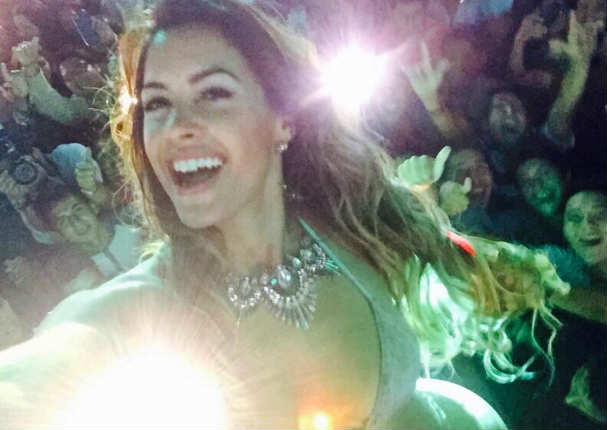 Milett Figueroa y su desfile infartante desfile en bikini  (VIDEO)