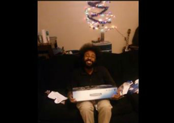 ¡Una novia así! Mira la tierna reacción que tuvo un hombre al recibir el súper regalo de su pareja (VIDEO)