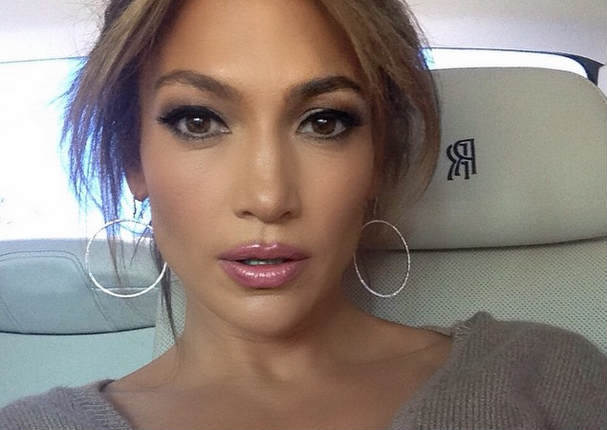 Jennifer Lopez luce irreconocible en foto publicada en redes sociales (FOTO)